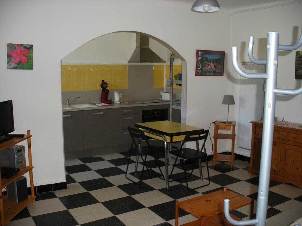 Petite Maison De Village Hébergement de vacances *