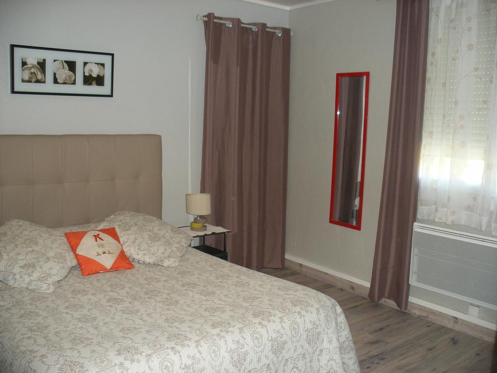 Hébergement de vacances Petite Maison De Village *